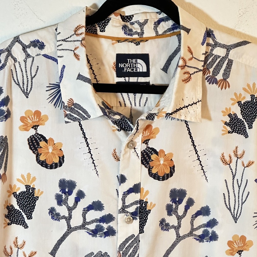 North Face XXL Baytrail Short Sleeve Button Up Shirt Men's Desert Cactus Print
